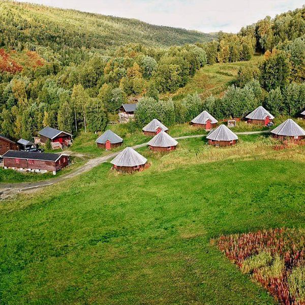  overview image arctic cabins